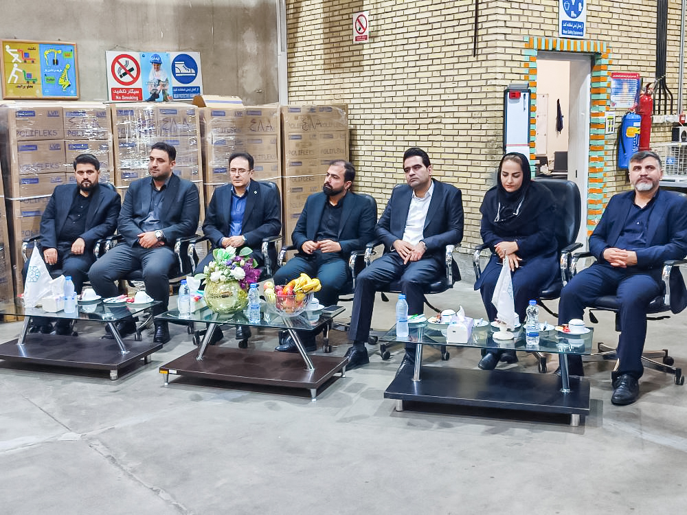 بازدید مدیران ارشد شرکت پخش رازی از مرکز توزیع شیراز