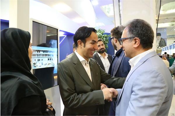 نمایشگاه ایرانفارما روز اول