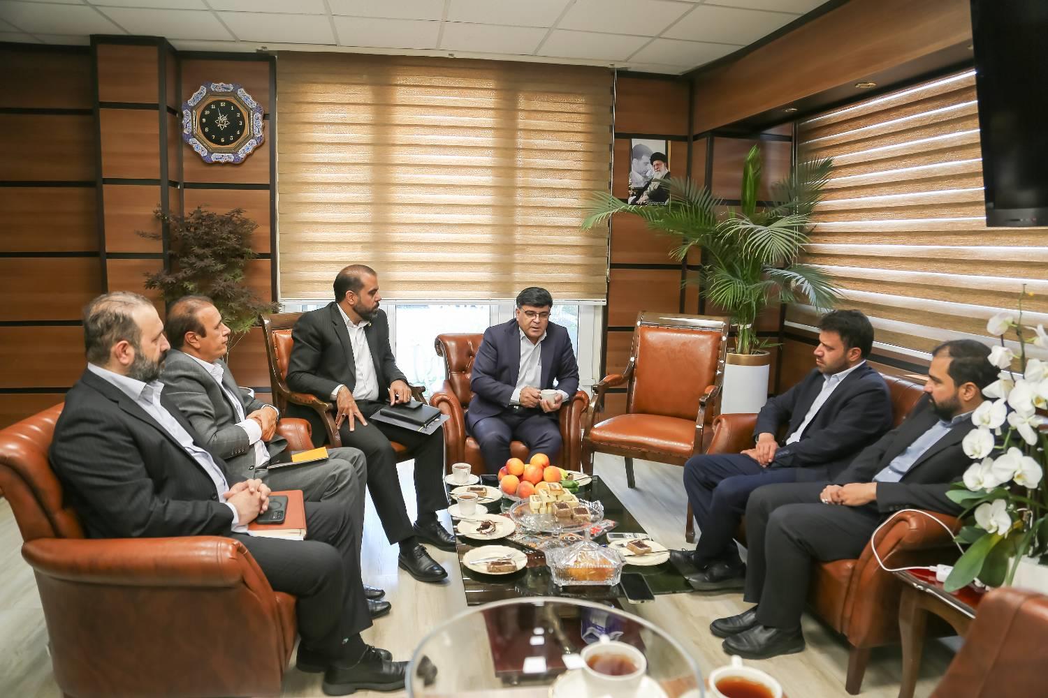 دیدار مسئولان بانک ملی ایران با مدیرعامل شرکت پخش رازی