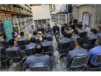 یک روز به یادماندنی در مراکز توزیع(شیراز)