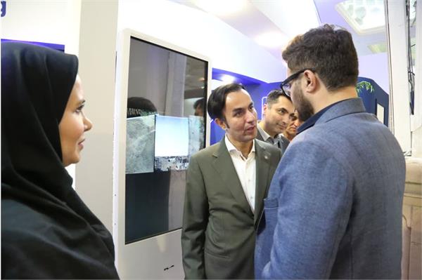 نمایشگاه ایرانفارما روز اول